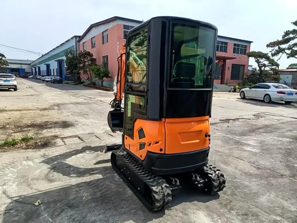 Detalle del brazo hidráulico de la mini excavadora Kubota 2T
